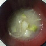 ブロッコリー茎ともやしの中華スープ